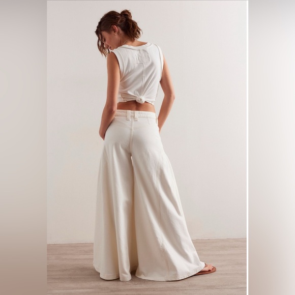 Free People NWOT We The Free Pandora Wide Leg Jeans in Heavenly - Picture 2 of 5